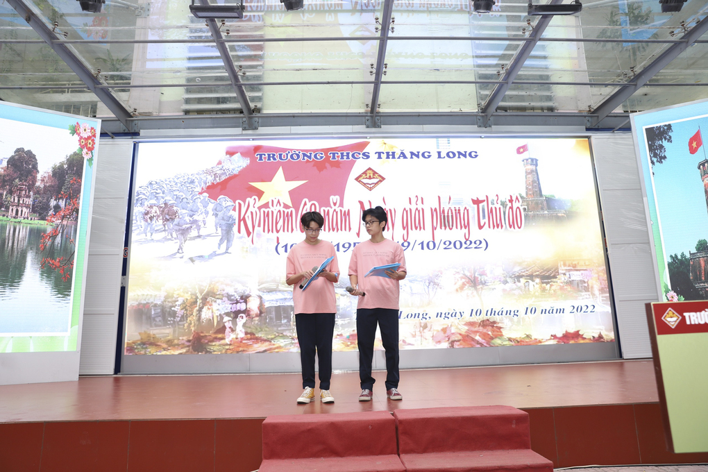 Mừng ngày giải phóng thủ đô!