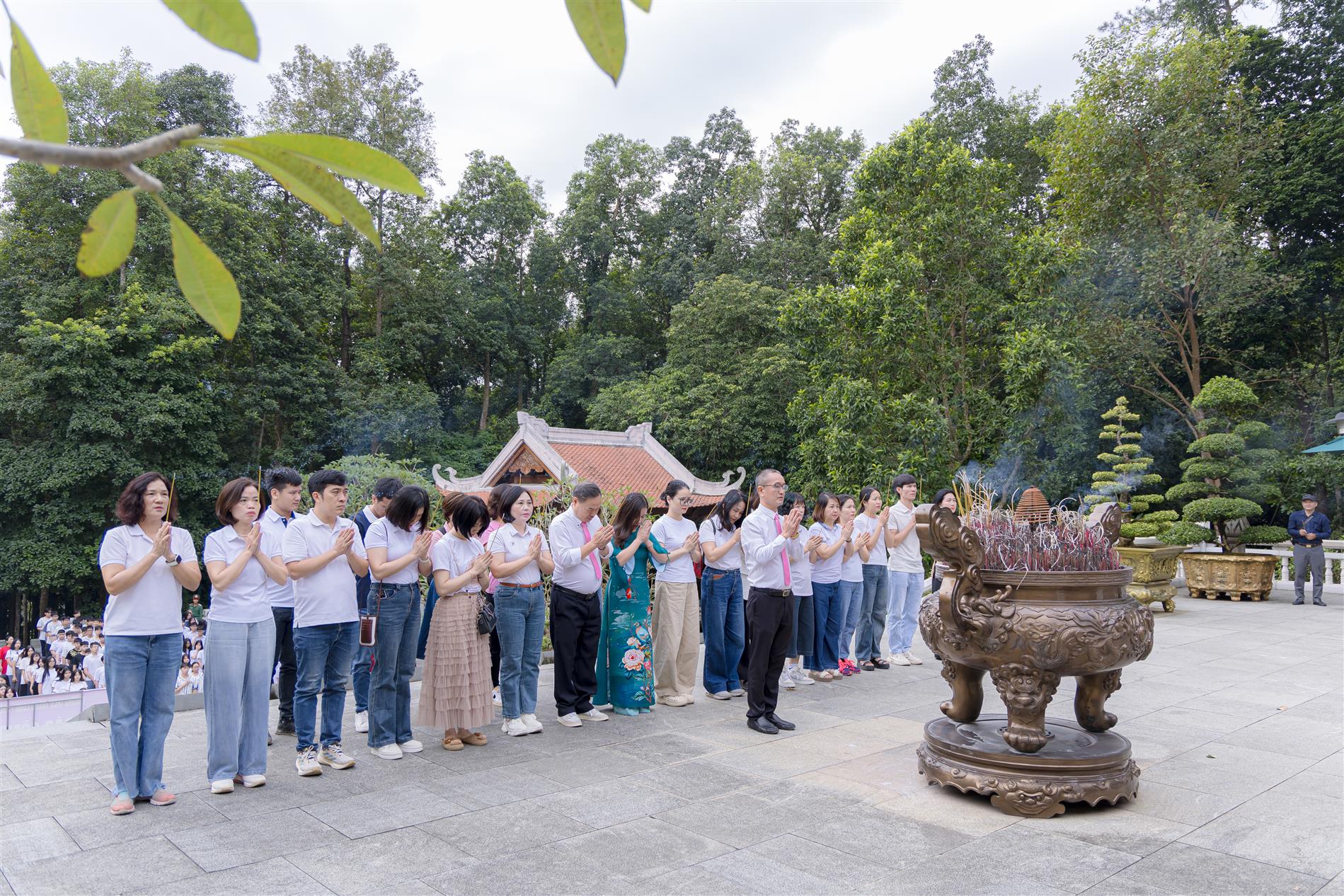 Trường THCS Thăng Long tổ chức hoạt động ngoại khóa  tại khu di tích lịch sử Đá Chông K9 và Khoang Xanh Suối Tiên
